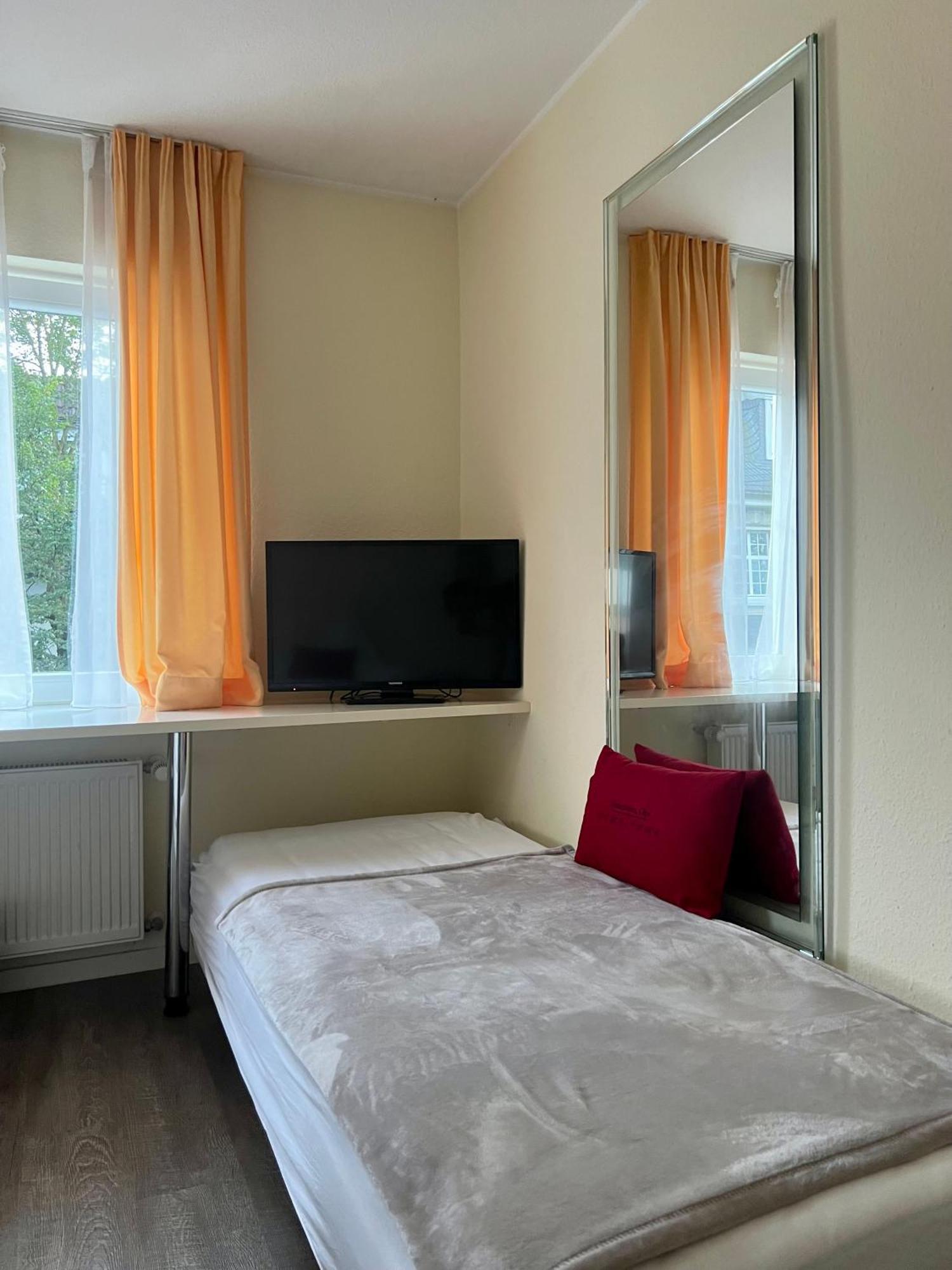 Hetzel'S Hotelchen Olpe bei Meschede Exterior foto